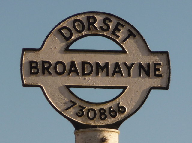Broadmayne: old finger-post detail