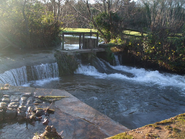 Weir, Washford River, Kentsford Farm © N Chadwick cc-by-sa/2.0 ...