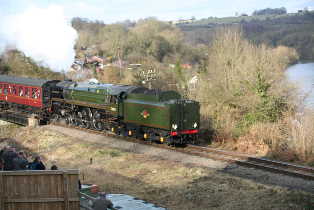 Train departing from Highley