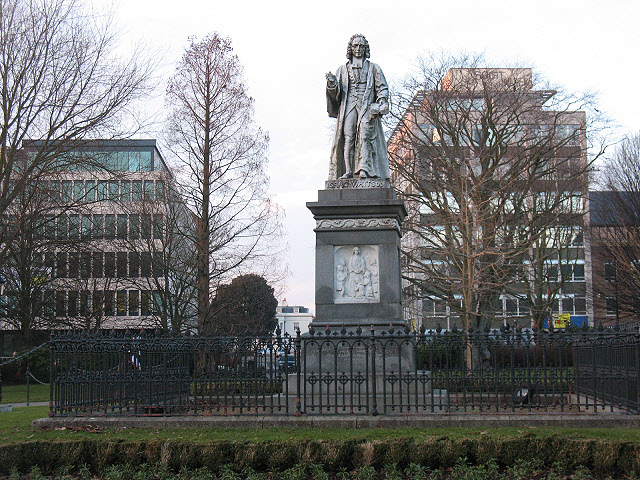 Statue of Sir Isaac Watts © Stephen Craven :: Geograph Britain and Ireland