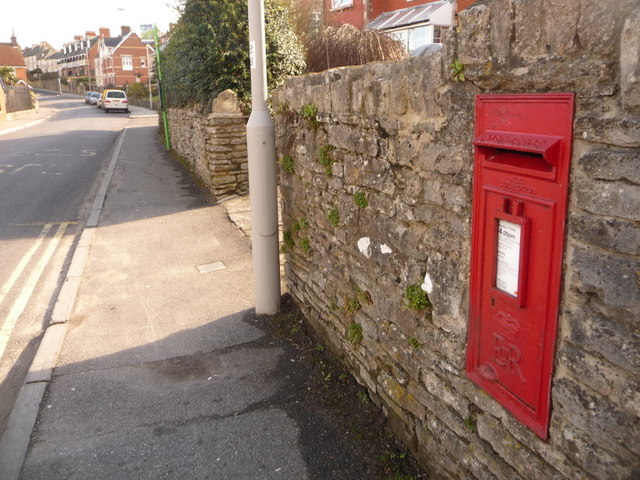 Swanage: postbox № BH19 115, High Street