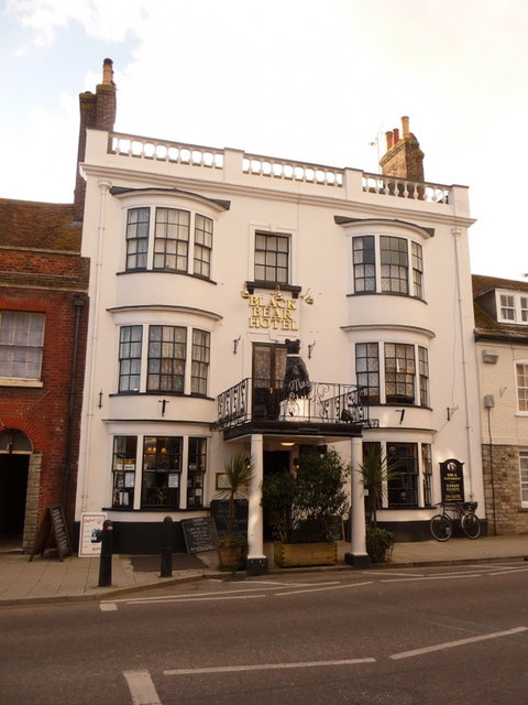 Wareham: the Black Bear Hotel © Chris Downer cc-by-sa/2.0 :: Geograph