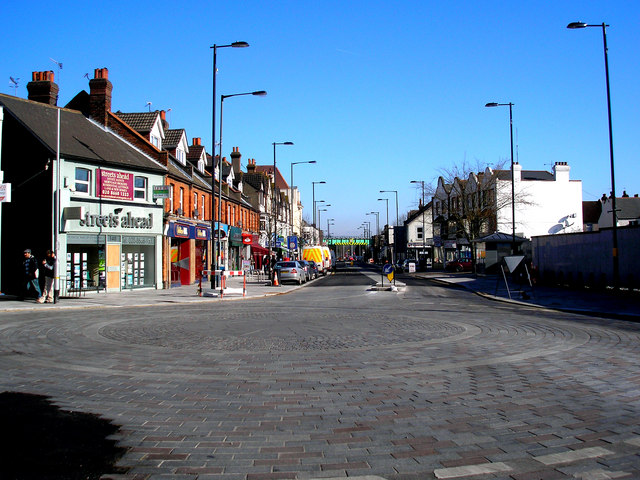 Coulsdon: Brighton Road © Dr Neil Clifton cc-by-sa/2.0 :: Geograph ...