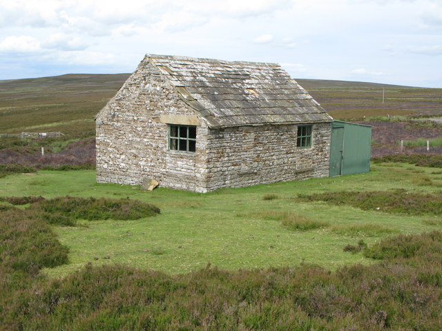 Shooting cabin at Blackburn Head (2) © Mike Quinn cc-by-sa/2.0 ...