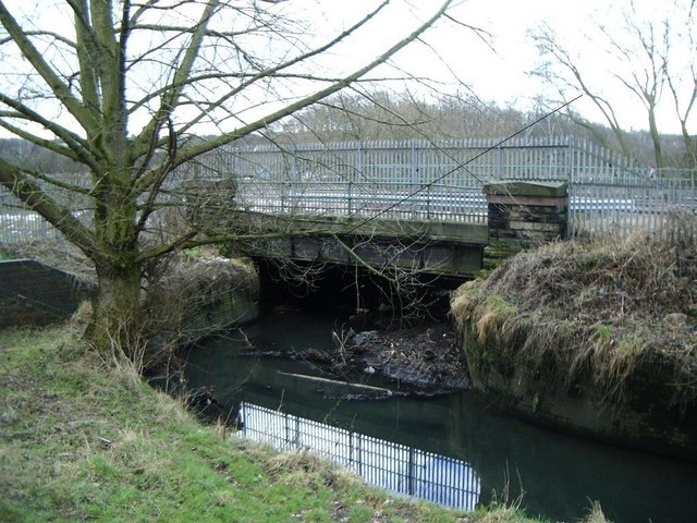 Railway bridge, Castle Vale © Michael Westley cc-by-sa/2.0 :: Geograph ...