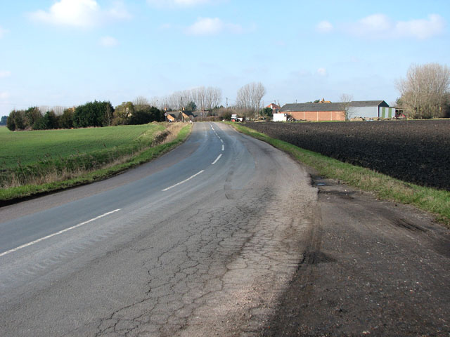 Approaching Wash Farm on Lady Drove