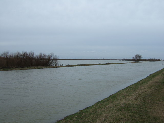 Rising flood waters - The Ouse Washes near Earith