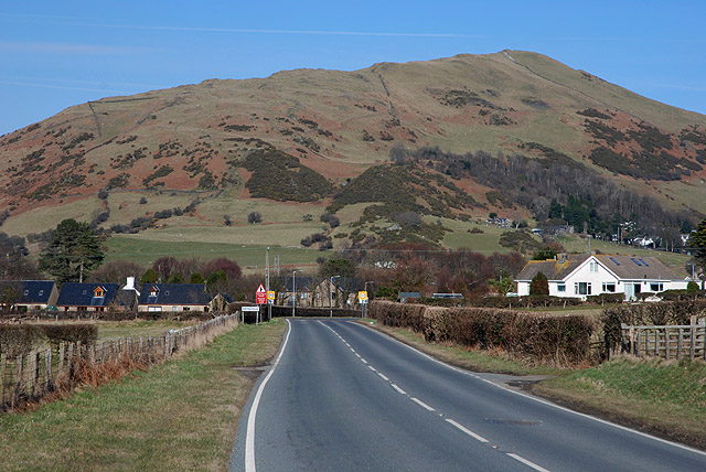 The A493 approaching Bryncrug from the... © Nigel Brown :: Geograph ...