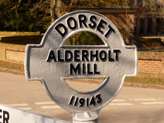 Alderholt: detail of Alderholt Mill finger-post
