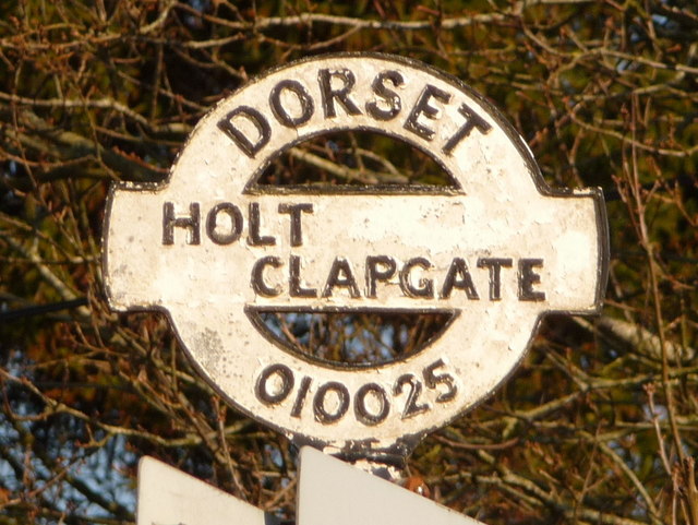 Furzehill: Clapgate signpost detail