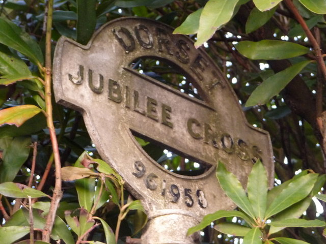 Corfe Mullen: detail of Jubilee Cross signpost