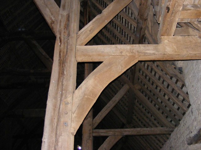 Bredon Barn, aisle post and pegged timber