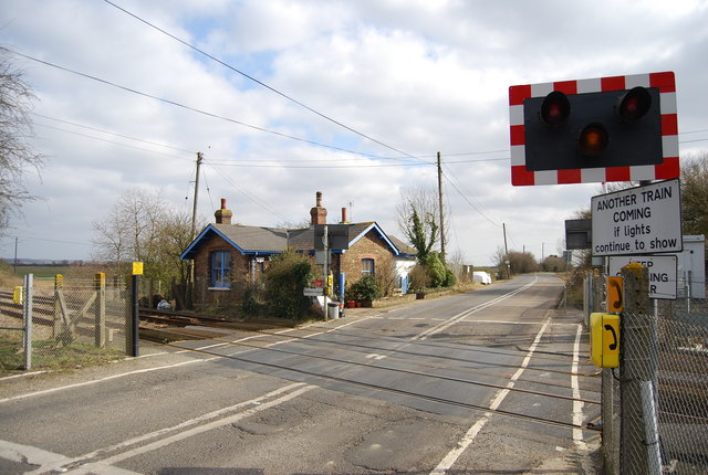 Level Crossing by Appledore Station © N Chadwick cc-by-sa/2.0 ...