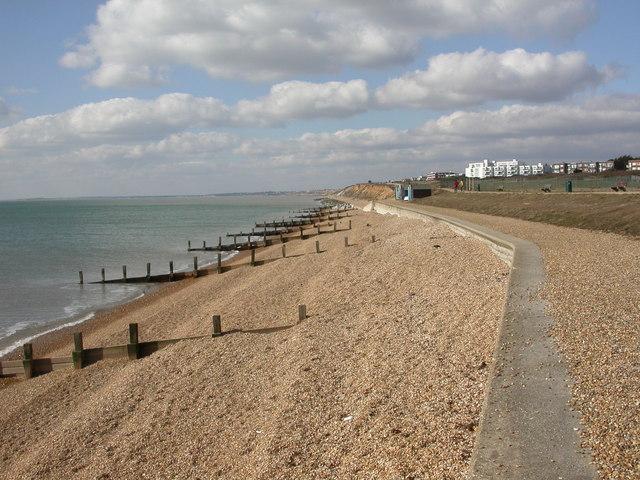 Milford on Sea, beach © Mike Faherty cc-by-sa/2.0 :: Geograph Britain ...