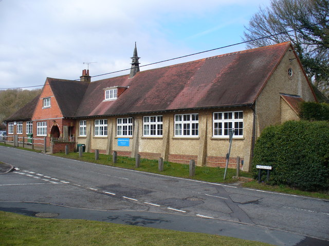 Village Hall, Newdigate © Colin Smith cc-by-sa/2.0 :: Geograph Britain ...