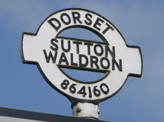 Sutton Waldron: signpost detail