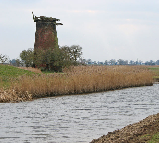 The derelict Limpenhoe drainage mill