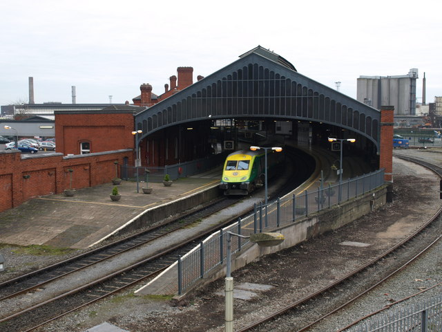 Cork Kent Station © Andrew Abbott Cc-by-sa/2.0 :: Geograph Ireland