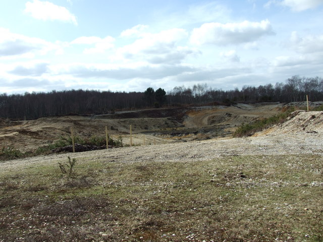 Gravel Pit, Horton Heath © Lorraine and Keith Bowdler :: Geograph ...