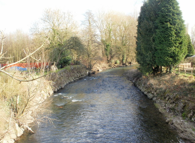 Afon Lwyd downstream from Caerleon Road,... © Jaggery :: Geograph ...