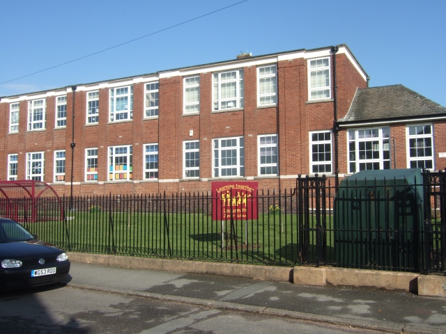 Ladysmith Junior School, Exeter © David Smith cc-by-sa/2.0 :: Geograph ...