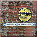 Fine AA roadsign at Wiggaton