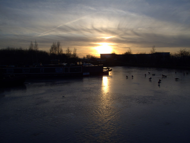 Sundown iceskating for ducks at Tinsley Marina