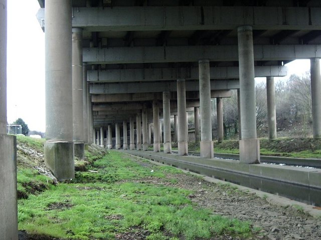 River Tame and M6 motorway (east)