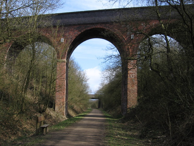 Newton - Viaduct © Dave Bevis Cc-by-sa 2.0 :: Geograph Britain And Ireland