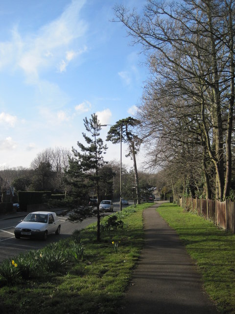 Pathway beside Sedlescombe Road North
