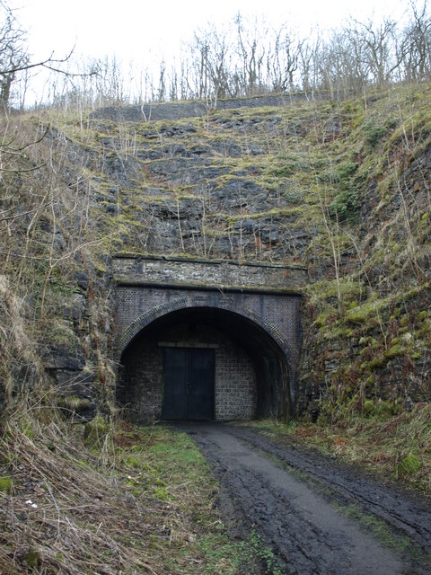 Monsal Head tunnel entrance © Andrew Abbott cc-by-sa/2.0 :: Geograph ...