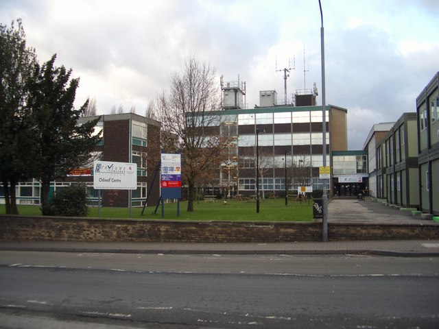 Broxtowe College, Beeston © Andrew Abbott cc-by-sa/2.0 :: Geograph ...