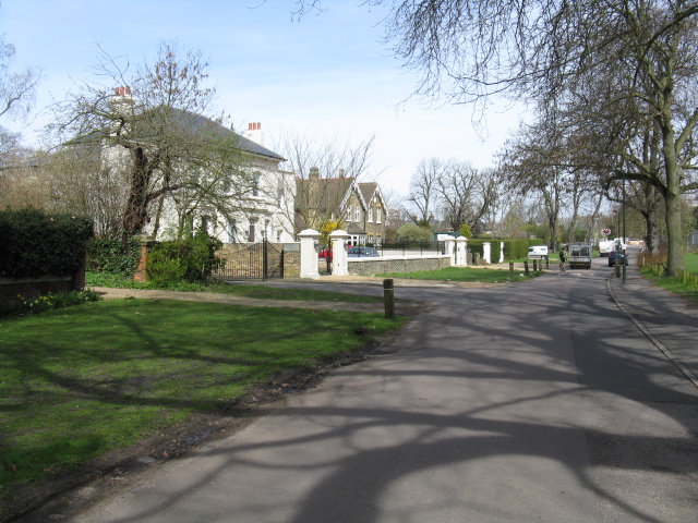 Barnes - Vine Road © Peter Whatley cc-by-sa/2.0 :: Geograph Britain and ...