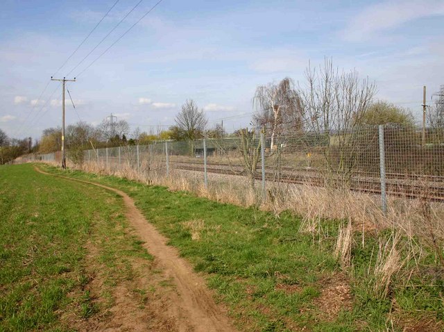 Footpath by the railway, Radley