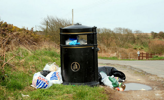 Litter bin near Orlock, Groomsport