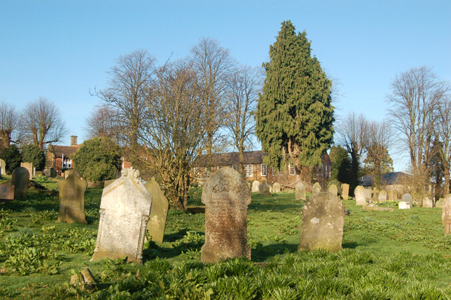 Daventry: Holy Cross churchyard