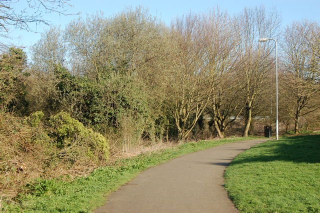 Daventry: path behind Norton Close
