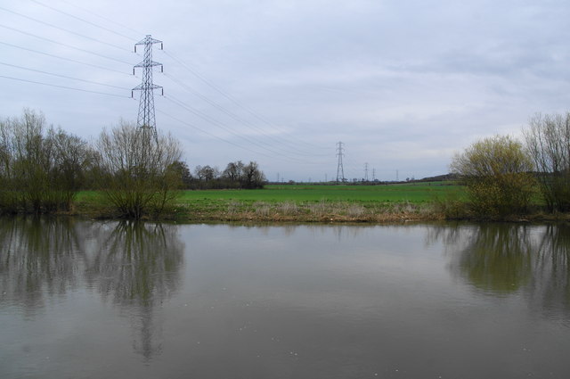 The River Thames beset by pylons © Bill Boaden cc-by-sa/2.0 :: Geograph ...