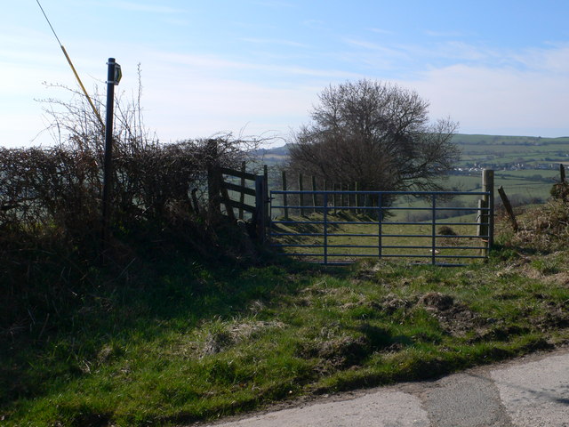 Footpath to Pant Pastynog © Eirian Evans cc-by-sa/2.0 :: Geograph ...