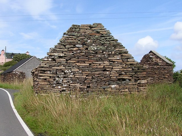 Ruined croft buildings at Fladdabister