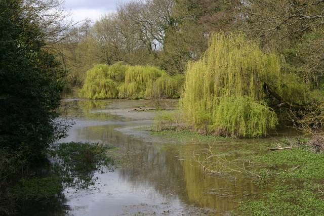 Lake, Debden Park © David Kemp :: Geograph Britain and Ireland