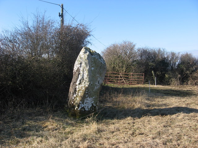 Standing stone at Barnaveddoge, Co.... © Kieran Campbell cc-by-sa/2.0 ...