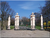 SK3387 : South East Gates, Weston Park, Western Bank, Sheffield by Terry Robinson