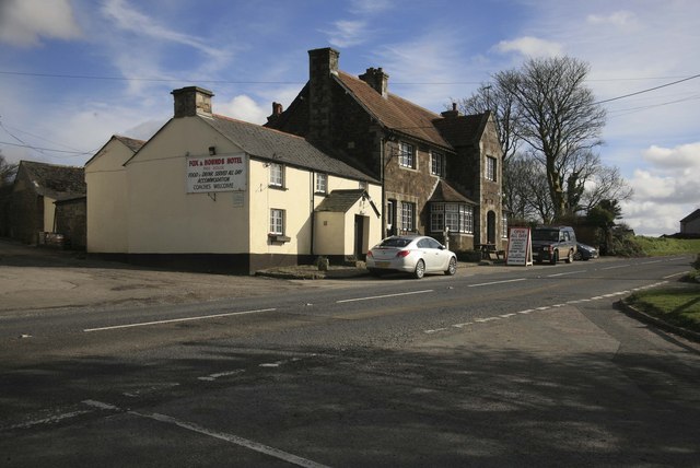 The Fox and Hounds Hotel nr Bridestowe © roger geach cc-by-sa/2.0 ...