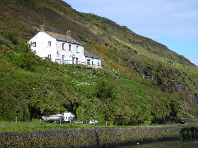 Cottage overlooking the harbour at Boscastle