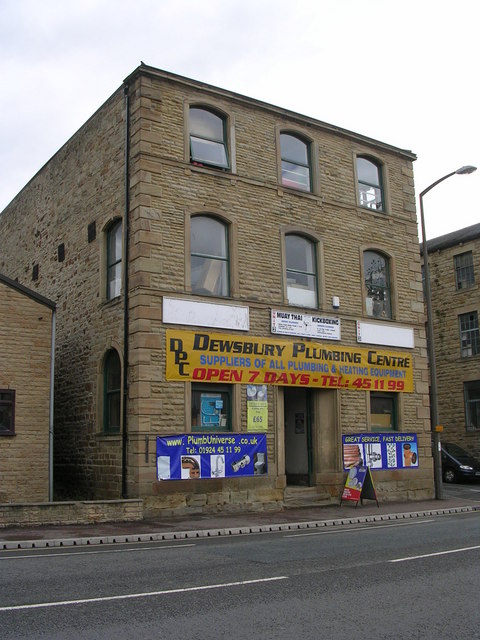 Dewsbury Plumbing Centre Bradford Road © Betty Longbottom Cc By Sa2