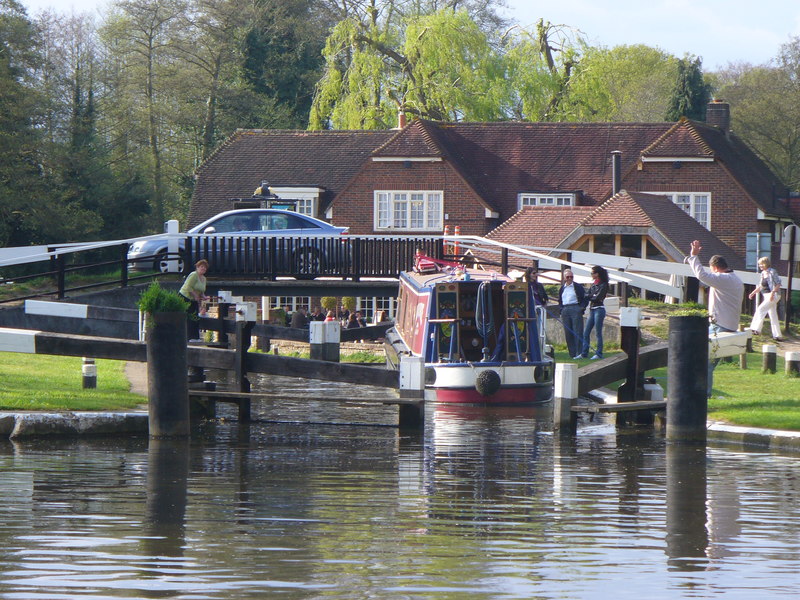 Pyrford Lock © Colin Smith ccbysa/2.0 Geograph Britain and Ireland