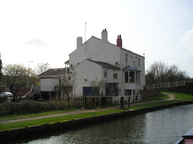 The Navigation Pub, Gathurst © canalandriversidepubs co uk cc-by-sa/2.0 ...