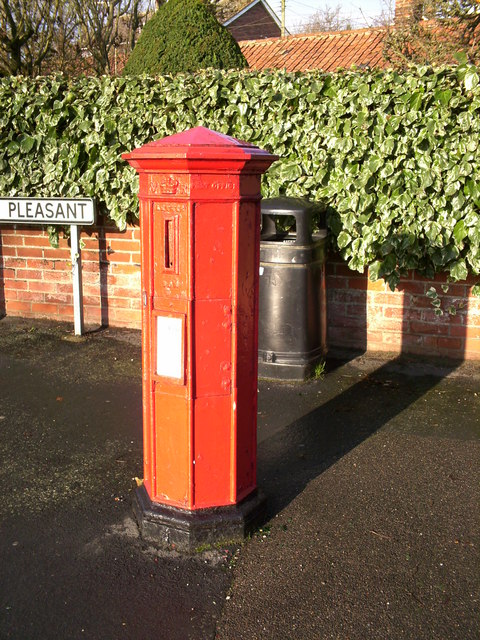 Octagonal pillar box, Framlingham