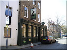 TQ3777 : The Dog and Bell Pub, Deptford by canalandriversidepubs co uk
